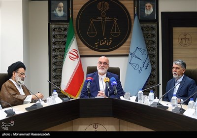 جلسه انتخاب هیئت منصفه دادگاه مطبوعات استان تهران 