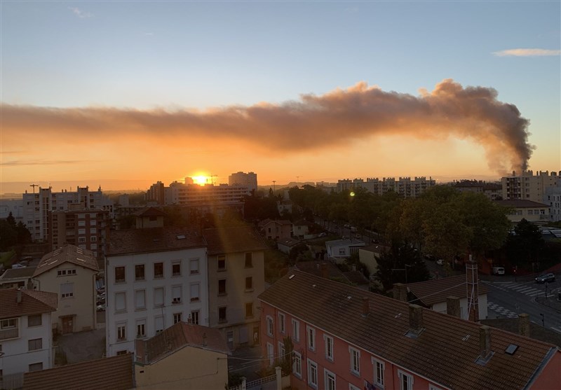 Huge Fire Breaks Out at Industrial Site in Lyon, France (+Video)