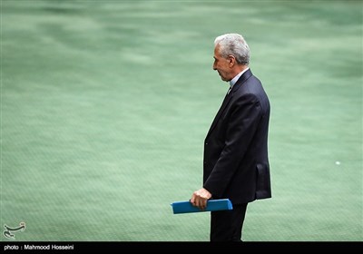 منصور غلامی وزیر علوم، تحقیقات و فناوری در صحن مجلس شورای اسلامی