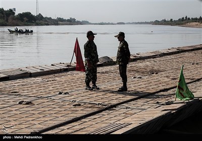 پل ارتباطی دهستان عنافچه به شهر ملاثانی فروردین ماه امسال به دلیل جاری شدن سیل دچار آسیب و قطعات این پل شناور از یکدیگر جدا شد و چندین بار این پل مورد ترمیم قرار گرفت اما در نهایت با غرق شدن قطعاتی از این پل راه ارتباطی مردم دهستان عنافچه به شهر ملاثانی این شهرستان قطع شد و مردم این منطقه 7ماه است که برای تردد از قایق استفاده می کنند رودخانه کارون از کنار دهستان عنافچه عبور می کند و این دهستان را از مرکز شهرستان باوی (شهر ملاثانی) جدا می کند