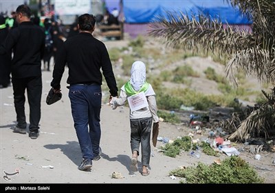 Shiites Making Way to Karbala to Mark Arbaeen