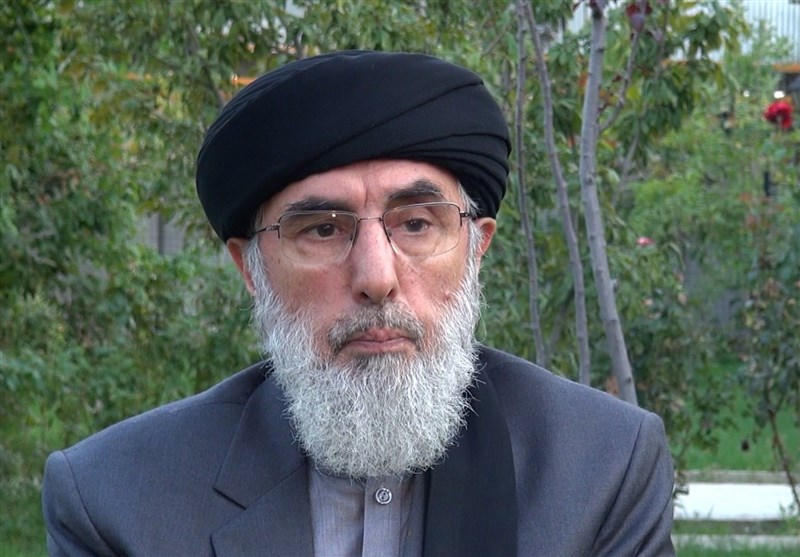 حکمتیار: احزاب سیاسی افغانستان مذاکرات با طالبان را آغاز کرده‌اند