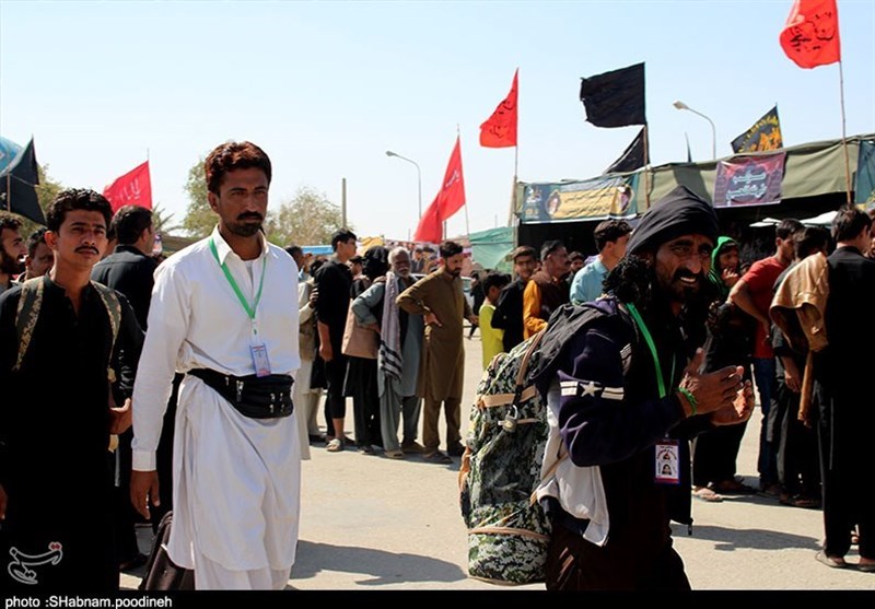 اخبار اربعین 98| ورود زائران پاکستانی از مرز میرجاوه به روایت تصویر