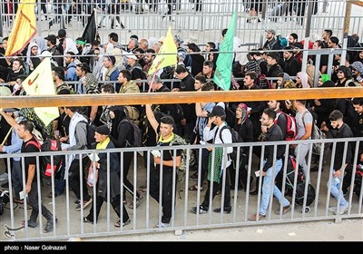 Iranian Pilgrims Crossing Mehran Border for Attending Arbaeen