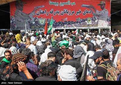 Iranian Pilgrims Crossing Mehran Border for Attending Arbaeen