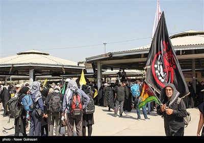 Iranian Pilgrims Crossing Mehran Border for Attending Arbaeen