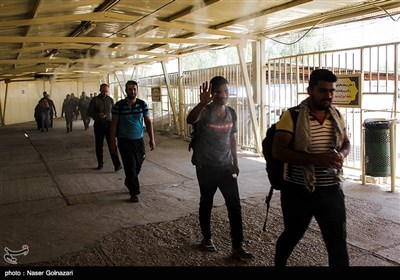 Iranian Pilgrims Crossing Mehran Border for Attending Arbaeen