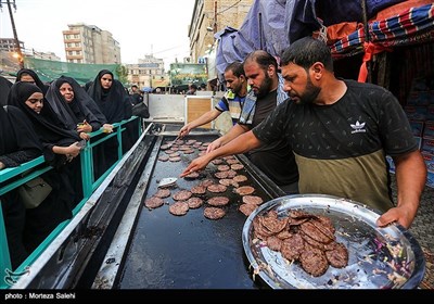 موکبهای خدمت رسانی به زائرین اربعین حسینی در اطراف بین الحرمین