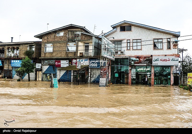 سیلاب از 28 واحد مسکونی در کرج تخلیه شد