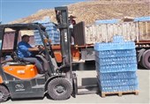 اخبار اربعین 98| |250 هزار بطری آب معدنی بین زائران ‌اربعین در مرزهای مهران ‌و شلمچه توزیع شد+تصاویر‌