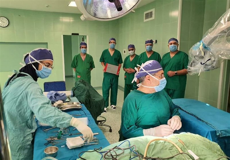 ‌پیشرفته‌ترین جراحی کاشت سمعک استخوانی در شیراز انجام شد‌