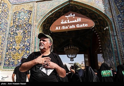 زائران اربعین حسینی در حرم امیر المومنین علیه السلام