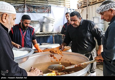 خدمت رسانی به زائران اربعین حسینی در مرز شلمچه