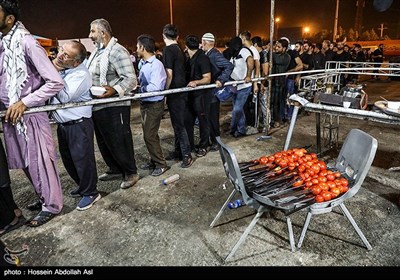 خدمت رسانی به زائران اربعین حسینی در مرز شلمچه