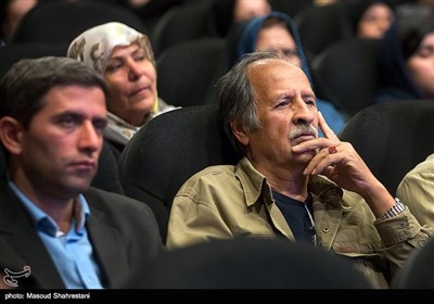 محمدتقی فهیم منتقد سینما در مراسم اختتامیه جایزه ملی فیلم ایثار