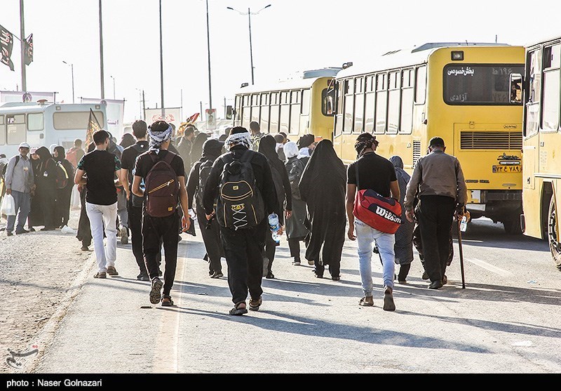 استقرار ناوگان حمل و نقل شهرداری ایلام در مهران/ جابه‌جایی زائران تا نقطه صفر مرزی