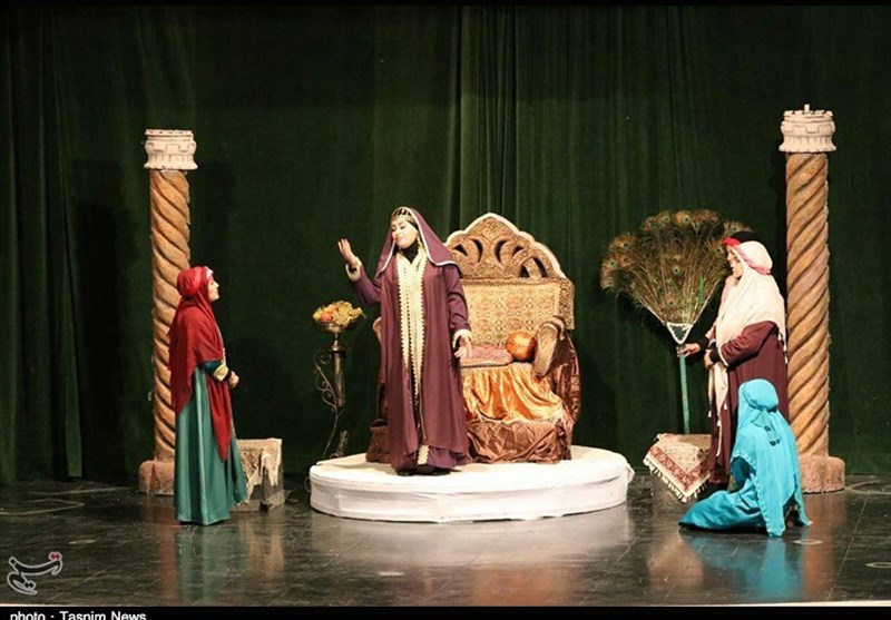 اجرای سوگ‌‌نامه نمایشی «زلال‌تر از باران» در کاشان به روایت تصویر