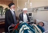 نماینده ولیفقیه در استان قم از آیتالله امینی عیادت کرد