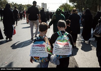 پیاده روی جاماندگان اربعین حسینی(ع) در تهران