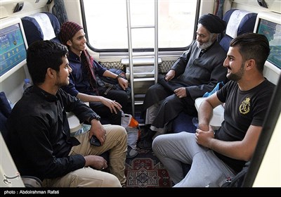 بازگشت زائران اربعین حسینی(ع) از ایستگاه راه آهن همدان