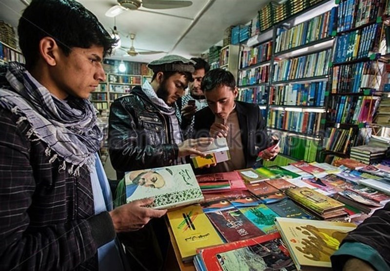 بازار کتاب افغانستان در دست قاچاقچی‌های ایران