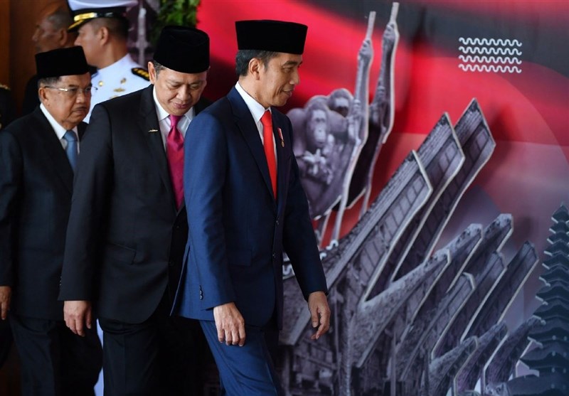Indonesia&apos;s Popular President Sworn in for 2nd Term