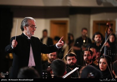 مجید انتظامی رهبر ارکستر در مراسم آیین ملی چله عشق