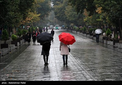 بارش باران پاییزی در همدان