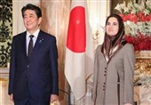 معاون حقوقی رئیس جمهور با نخست وزیر ژاپن دیدار کرد
