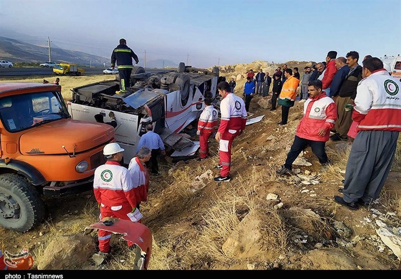 واژگونی اتوبوس در محور سقز-دیواندره یک کشته و 24 مصدوم برجای گذاشت