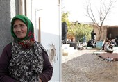 پیاده‌روی زائران رضوی| پذیرایی گرم روستانشینان اطراف مشهد از زائران امام رضا (ع)+فیلم