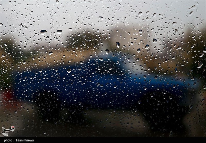 محورهای 13 شهرستان فارس بارانی است؛ وزش باد شدید در محور آباده ـ کولی‌کش‌