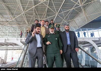 بازدید سرلشکر حسین سلامی فرمانده کل سپاه از ایستگاه قطار برقی هشتگرد به کرج