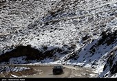 بارش برف در محور کرج ـ چالوس / راهداری البرز به حالت آماده‌باش درآمد