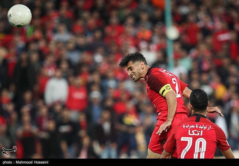 فنونی‌زاده: بازیکنان پرسپولیس نباید برای فضای مجازی بازی کنند/ بازی با فولاد همیشه سخت است