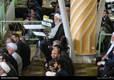 حضور حجت الاسلام محسن قرائتی در نماز جمعه تهران 10 آبان