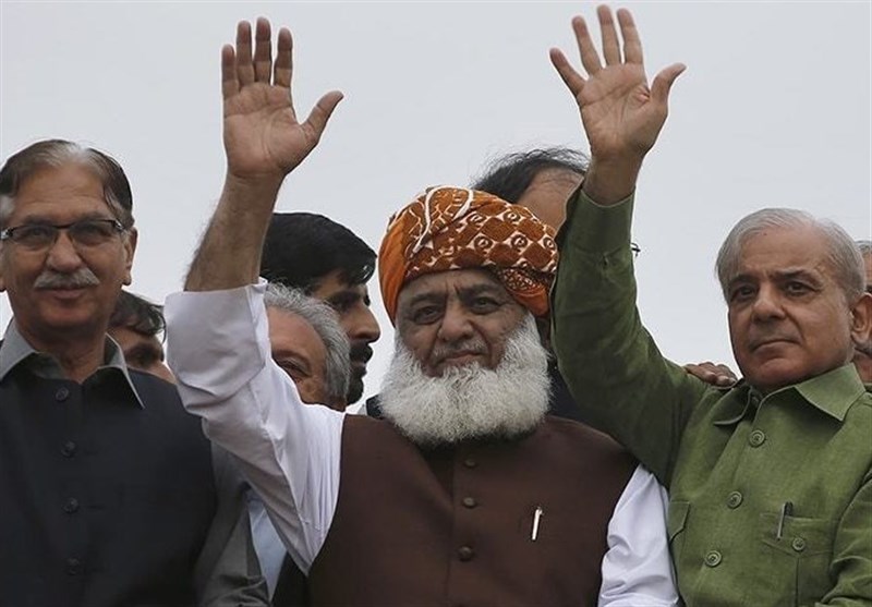 ائتلاف احزاب اپوزیسیون پاکستان پیش از آغاز به کار با خطر انحلال مواجه شد