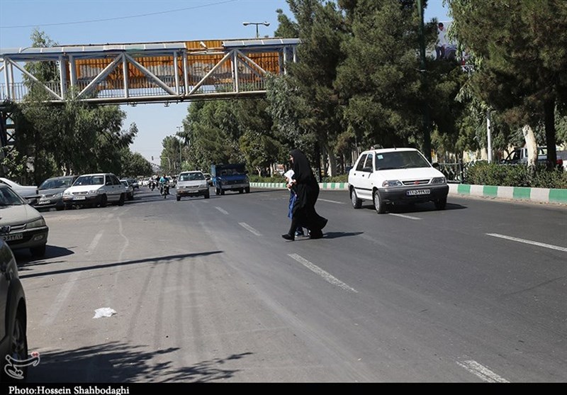 کاهش بار ترافیک مشهد در گرو ارتقاء فرهنگ شهروندی/ ایمن‌سازی تردد عابران پیاده کلید خورد