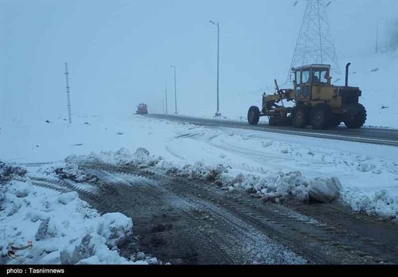بارش برف در محورهای شریانی استان مازندران حاکم است