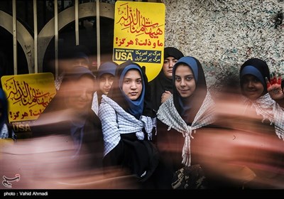 راهپیمایی یوم‌الله ۱۳ آبان در تهران