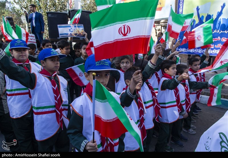 راهپیمایی باشکوه 13 آبان در یزد به روایت تصویر