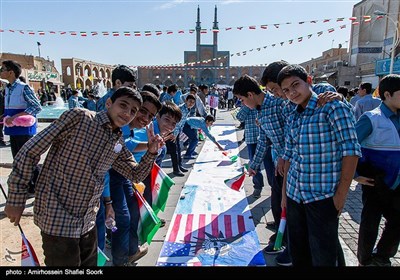 راهپیمایی روز 13 آبان در یزد 