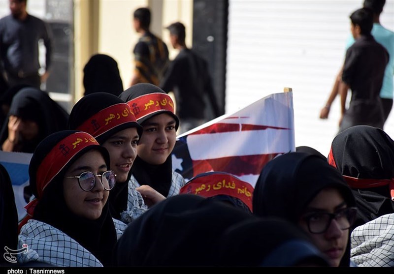 دانش‌آموزان مشهدی در مورد علت حضور در راهپیمایی 13 آبان چه گفتند؟ + فیلم