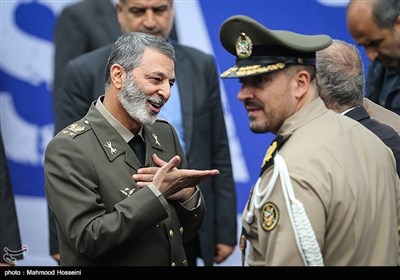 سرلشکر سید عبدالرحیم موسوی فرمانده کل ارتش در راهپیمایی یوم‌الله ۱۳ آبان