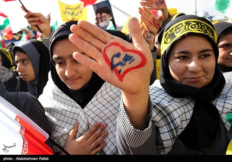 راهپیمایی مردمی لبیک به ندای رهبری در کرمان برگزار می‌شود