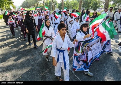 راهپیمایی روز 13 آبان در کیش 