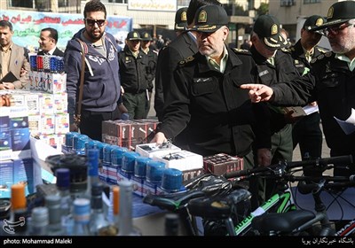 بازدید سردار حسین رحیمی فرمانده انتظامی تهران بزرگ از کشفیات پلیس در سی‌امین مرحله از طرح رعد