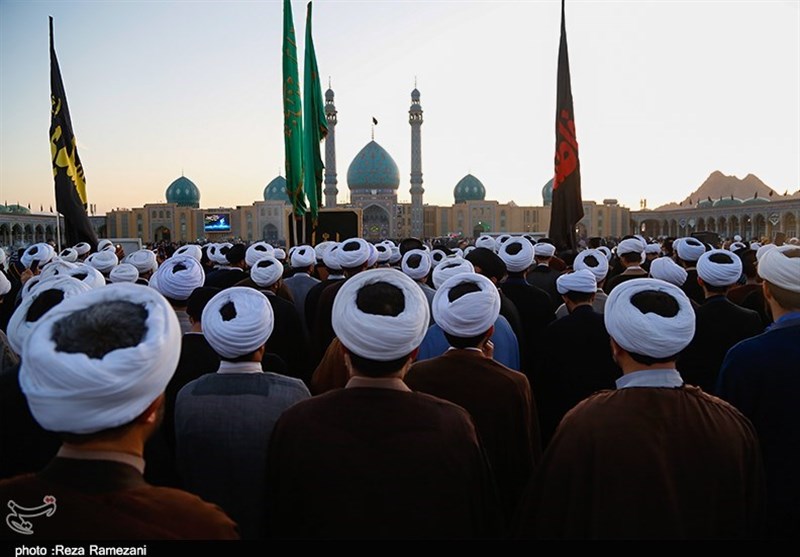 مراسم عهدجانان با حضور طلاب در مسجد جمکران به روایت تصویر