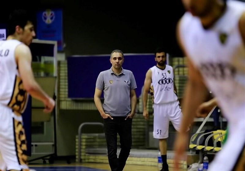 سرمربی تیم بسکتبال اکسون تهران: هفته های بعد بهتر می شویم