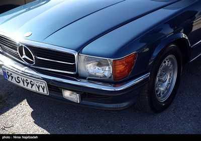 گردهمایی خودروهای کلاسیک در پیست اتومبیل رانی مجموعه ورزشی ثامن الائمه مشهد